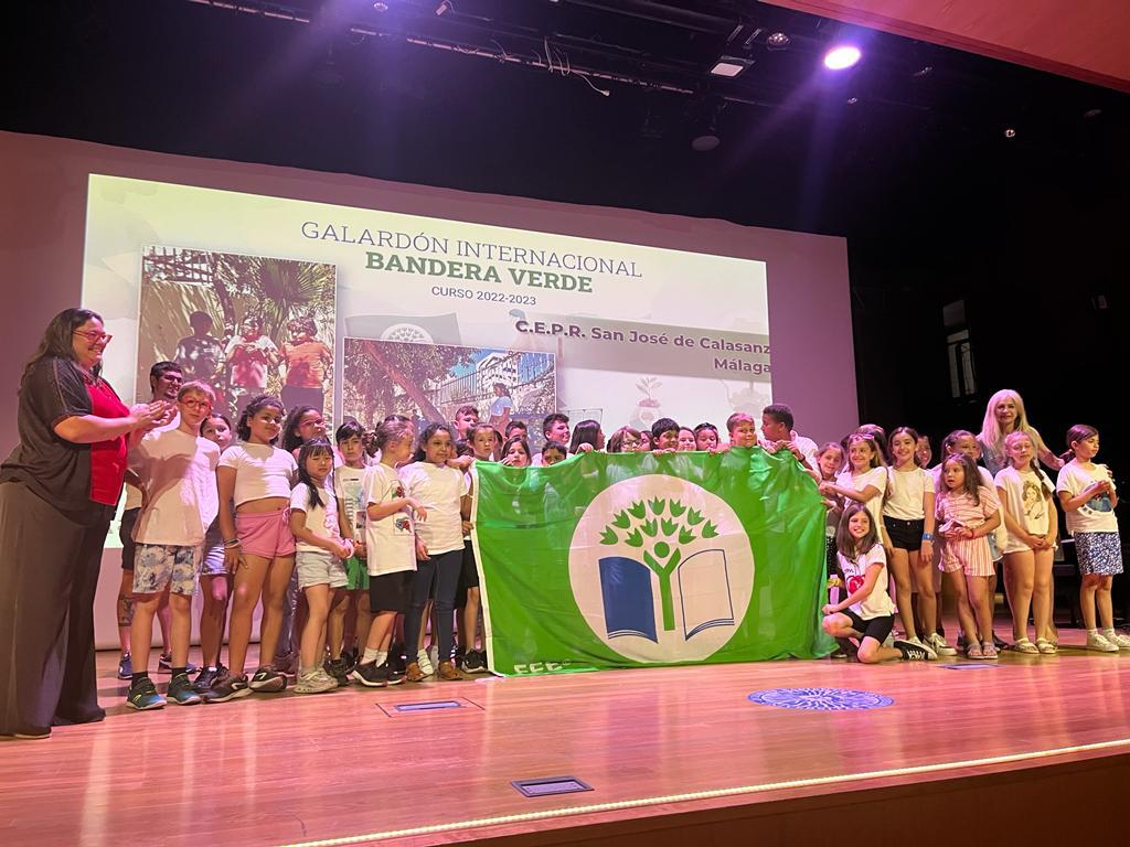 El Ceip Josefina Aldecoa De Torre De Benagalb N Recibe La Bandera Verde