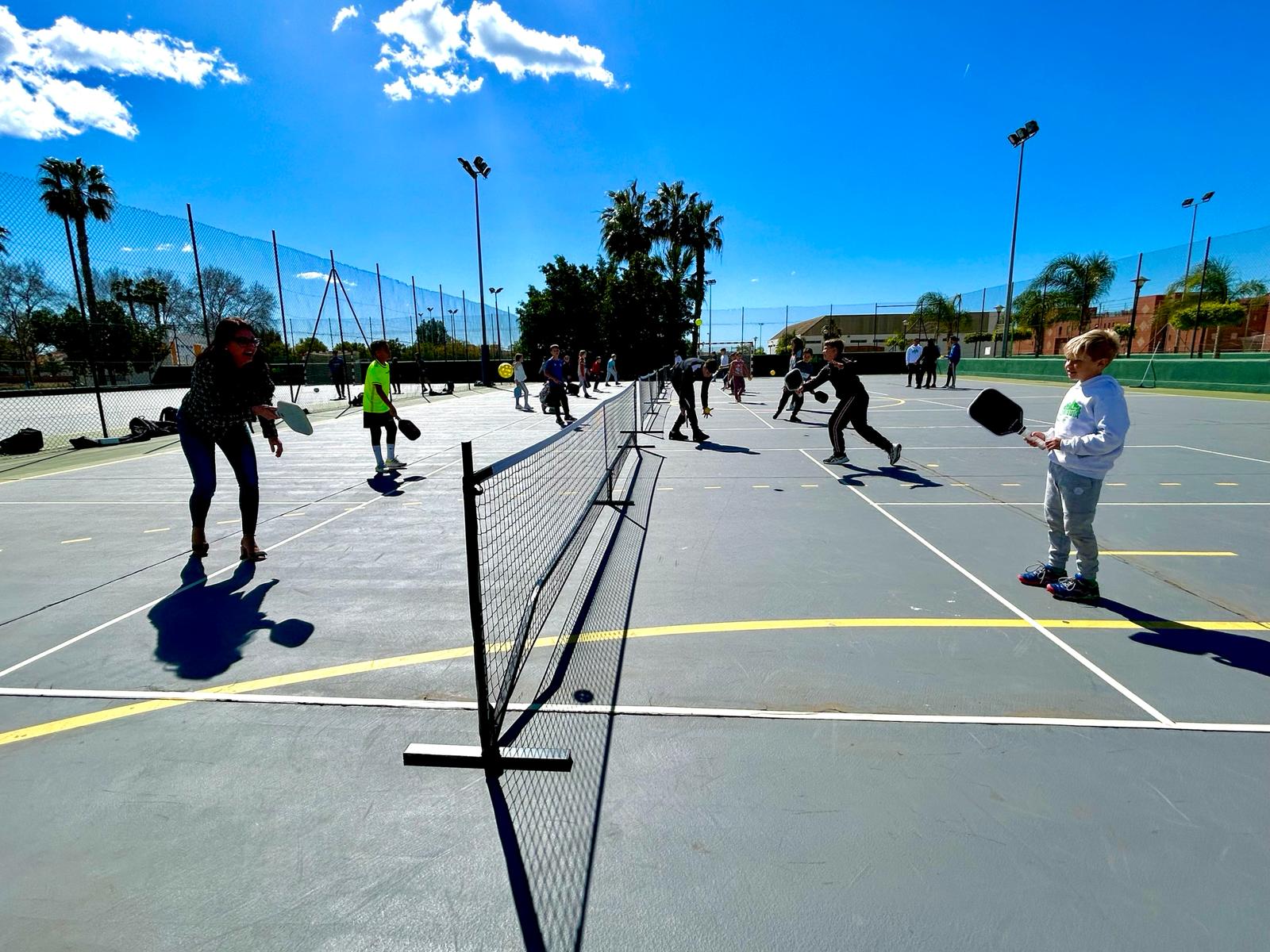 Un Centenar De Escolares Disfruta Del Campamento L Dico Deportivo De